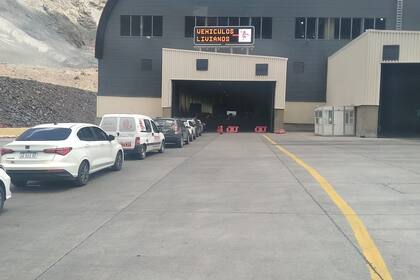 Largas filas para cruzar a Chile