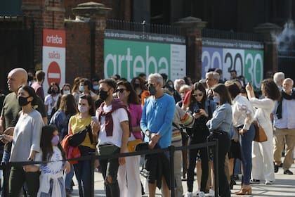 Largas filas para entrar en el último día de la feria