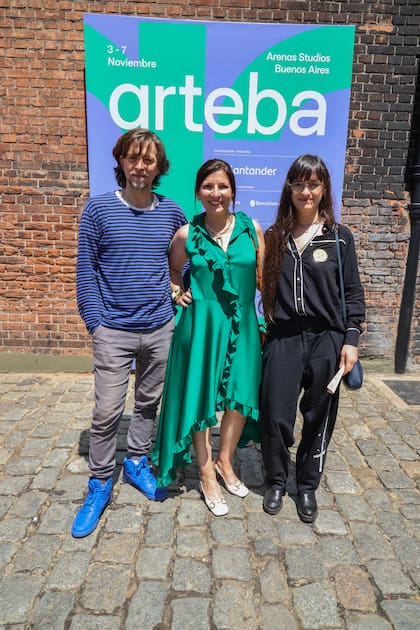 Larisa Andreani con Manuel Mendanha y Juliana Laffitte de Mondongo