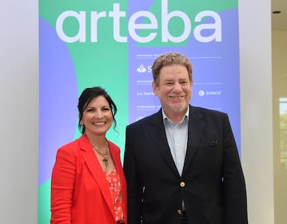 Larisa Andreani y Guillermo Laje, presidente del Banco Ciudad