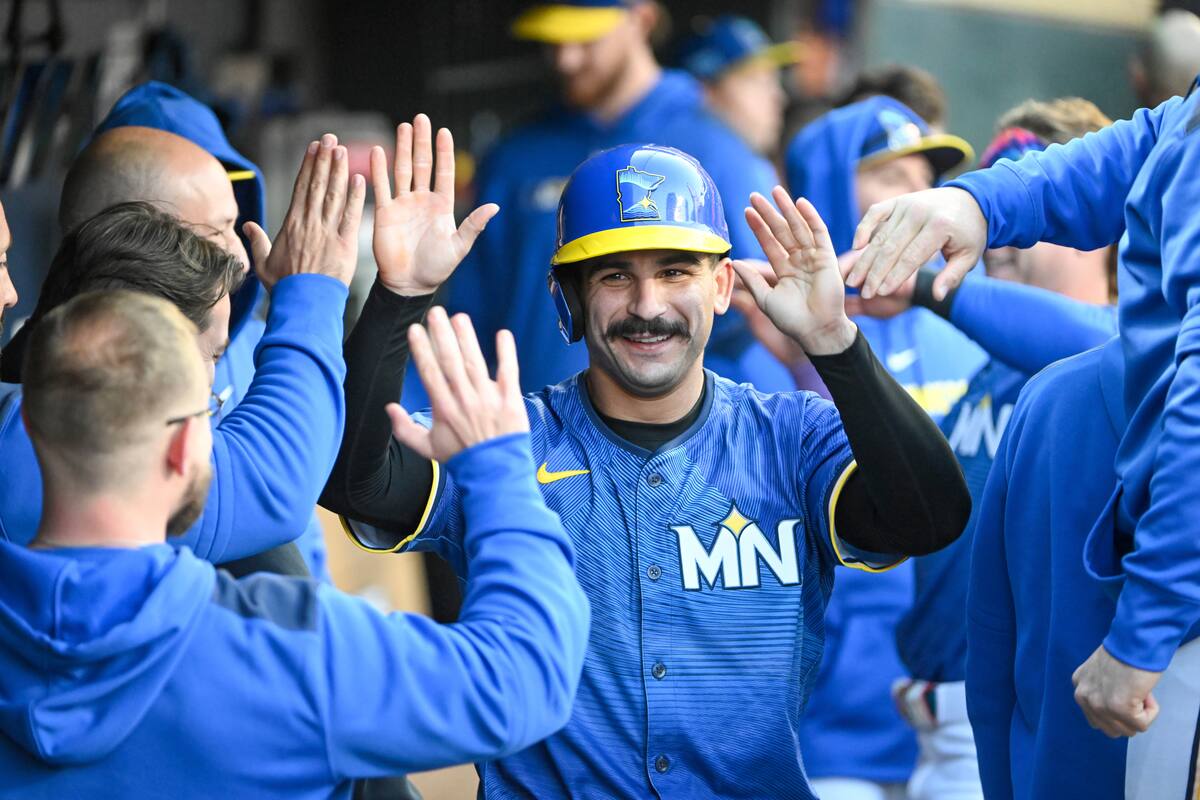Larnach y Buxton conectan jonrones en victoria de Mellizos 11-4 sobre los Angelinos