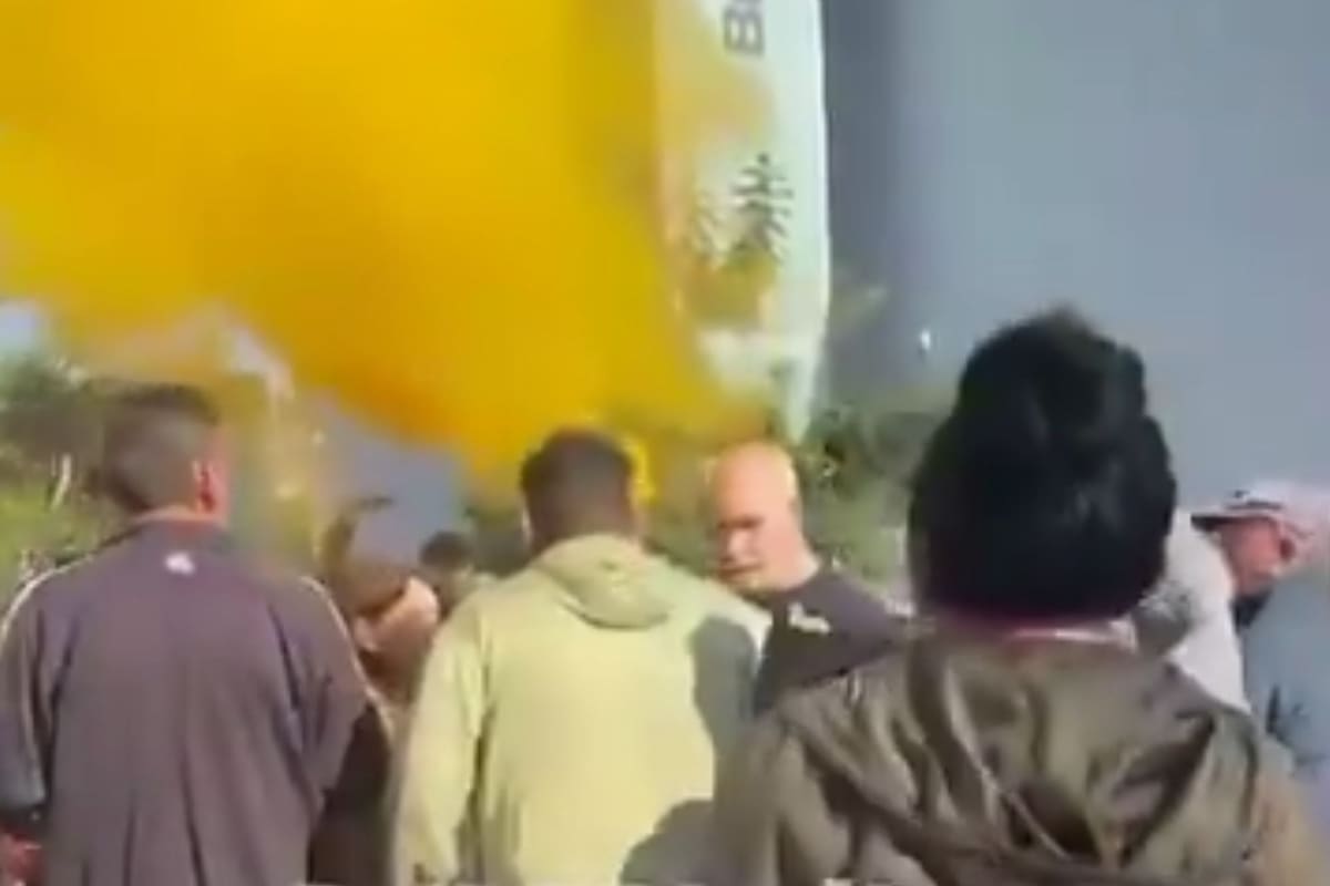 Larreta cuando fue abordado por un grupo en la Villa 31