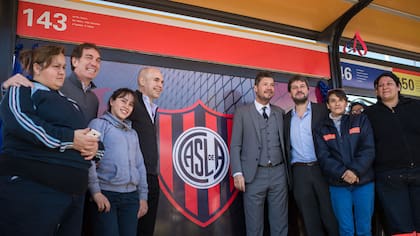 Larreta, Santilli, Lammens y Tinelli en la estación del Metrobús, que fue bautizada en honor a San Lorenzo