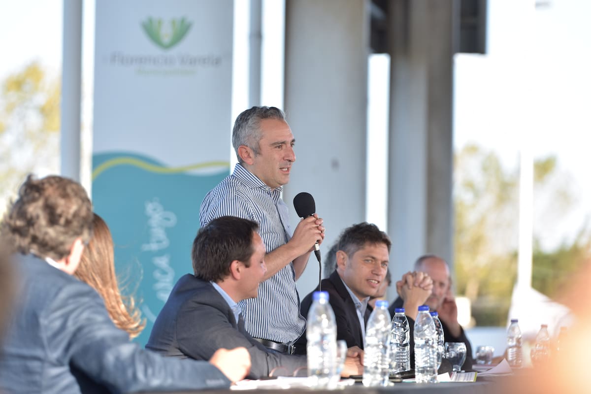 Larroque, en el acto de Florencio Varela con el que comenzó sus tres días consecutivos de ataque contra Guzmán