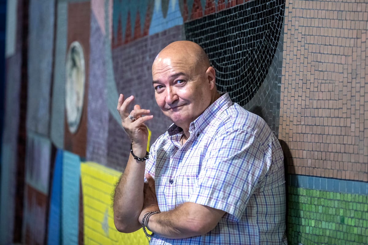 Larry de Clay, feliz con el personaje que interpreta en el Teatro San Martín, en la puesta de Cyrano que encabeza su amigo el Puma Goity