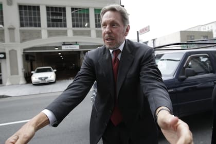 Larry Ellison, CEO de Oracle, al ingresar a los tribunales de San Francisco