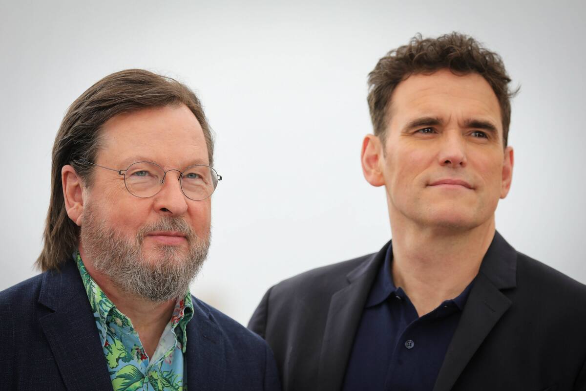 Lars von Trier y Matt Dillon, en el photocall de "The House that Jack Built", film que marca el regreso del cineasta danés a Cannes tras ser declarado persona non grata por elogiar a Hitler; el film, en el que Dillon interpreta a un asesino serial, impresionó tanto al público que al menos