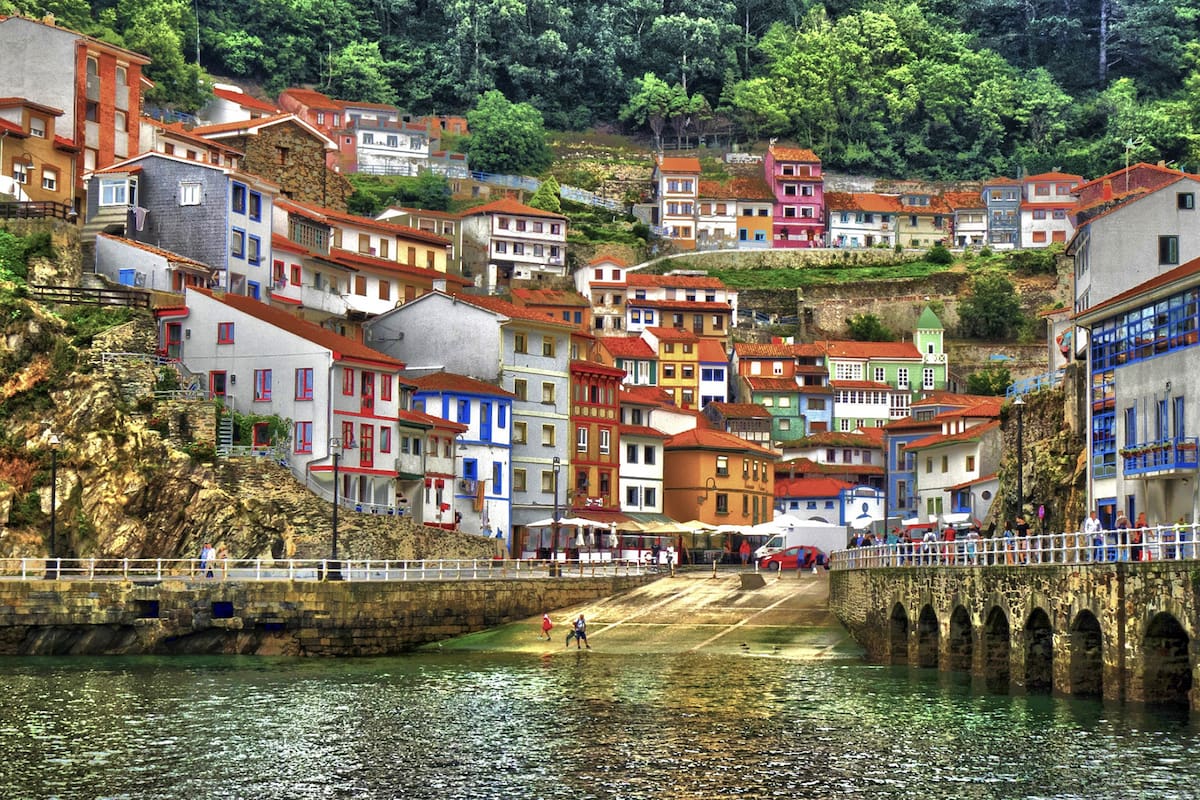 Las 4 ventajas de vivir en pueblos pequeños son mayor conexión con la naturaleza, menos estrés, más sociabilidad y conseguir propiedades más grandes a precios más accesibles