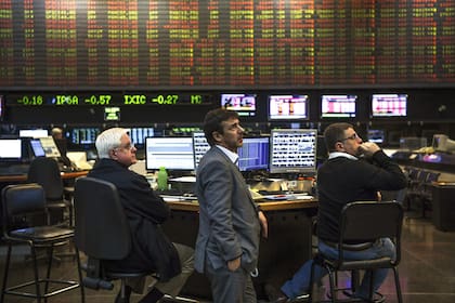 Las acciones argentinas subieron, pese a que Wall Street operó en rojo