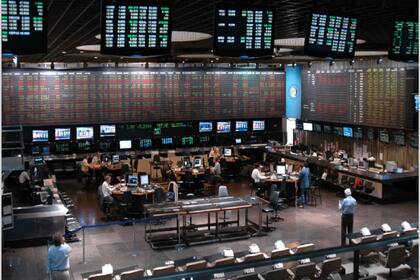 Las acciones de la generadora eléctrica argentina iniciaron hoy su cotización a 16,5 dólares por ADS en los Estados Unidos, frente a un rango de entre 17,50 a 21,50 dólares estimado