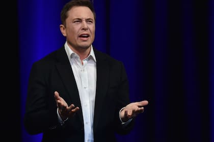 Las acciones de Tesla Inc caían un 11 por ciento en las operaciones previas a la apertura del mercado de hoy después de que los reguladores estadounidenses acusaron de fraude a Elon Musk,
