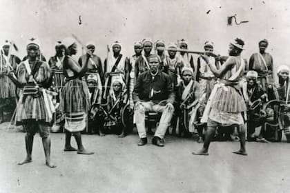 Las agojies o amazonas de Dahomey manejaban a la perfección varias clases de armas