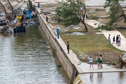Las aguas crecidas del río Guadalupe en Louise Hays Park, Kerrville, Texas, el 5 de julio del 2025.