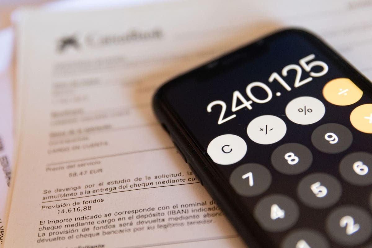 Las altas tasas de interés, la inestabilidad del país y el temor al endeudamiento son las barreras que más pesan al momento de pedir un crédito