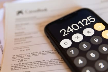 Las altas tasas de interés, la inestabilidad del país y el temor al endeudamiento son las barreras que más pesan al momento de pedir un crédito