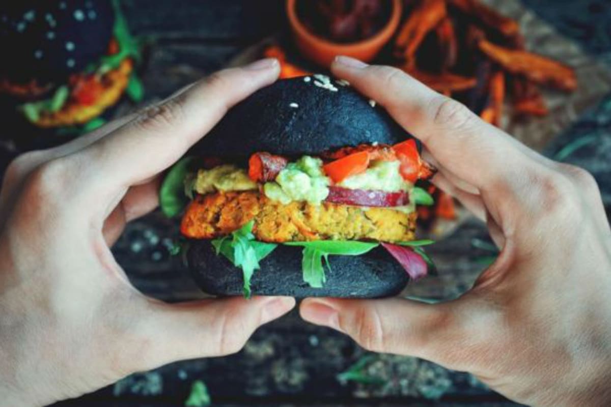 Las alternativas de comida rápida vegana a menudo son peores para la salud que su equivalente de origen animal