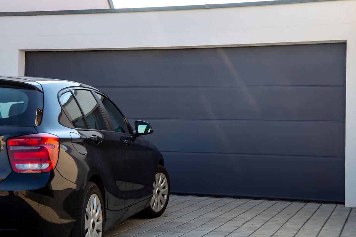 Segurança x Estética: Como escolher o melhor portão de garagem para sua casa