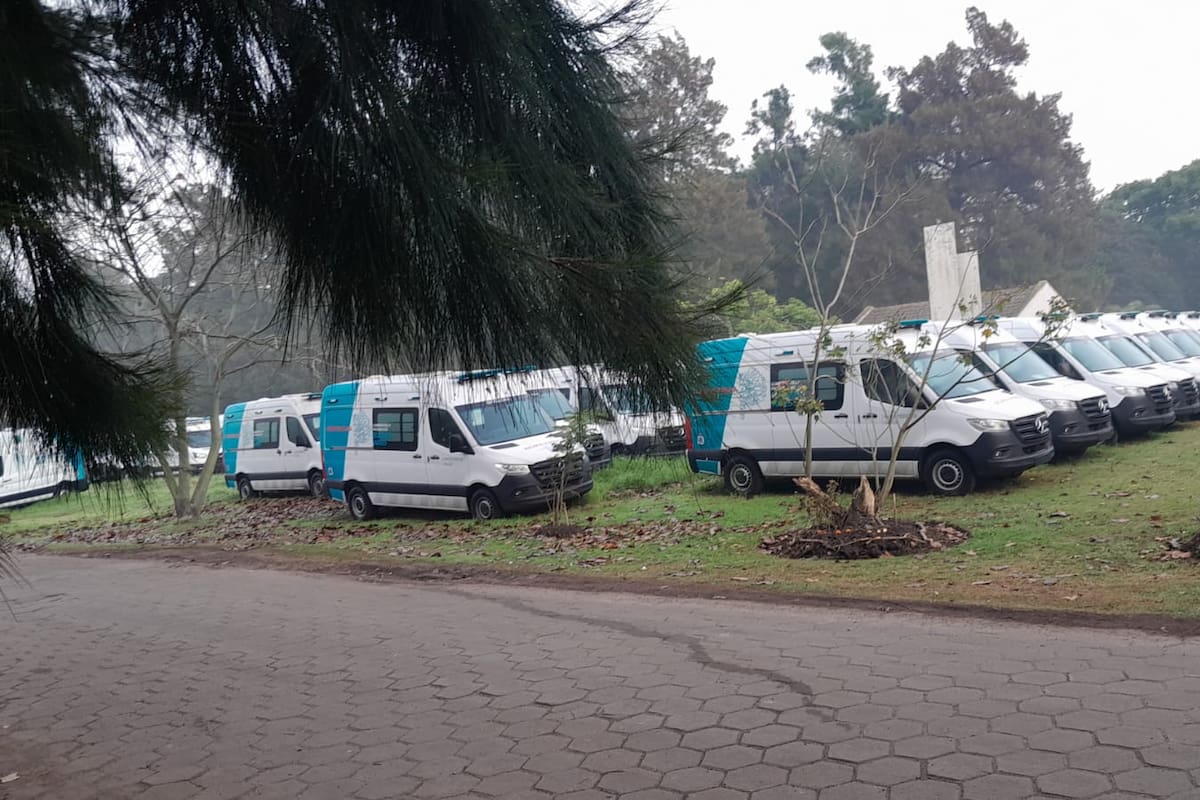 Las ambulancias que Espert denunció que están inutilizadas en el Hospital El Dique, de Ensenada