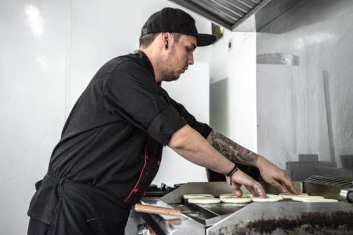 Las "cocinas fantasma" solo existen en el mundo digital, no tienen "fachada" física para el cliente