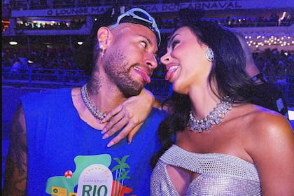 Las apariciones de Ney en el carnaval de Rio de Janeiro y en partidos de la Kings League durante el periodo de recuperación de su primera lesión tampoco sentaron bien en la afición