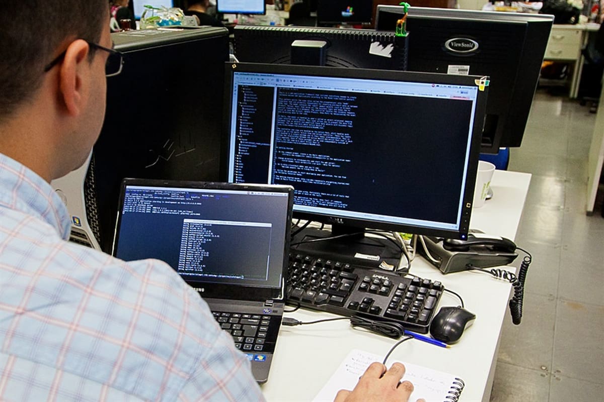 Las áreas de software y sistemas suelen contratar a desarrolladores de hasta 36 años de edad, pero una camada de profesionales de mayor edad buscan desafiar estos límites