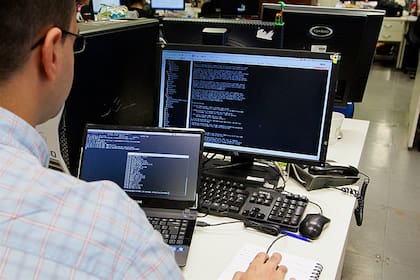 Las áreas de software y sistemas suelen contratar a desarrolladores de hasta 36 años de edad, pero una camada de profesionales de mayor edad buscan desafiar estos límites