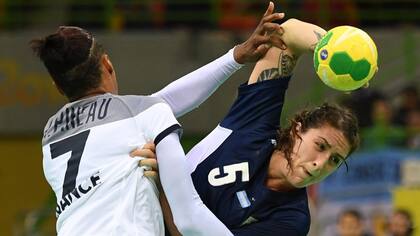 Las argentinas poco pudieron hacer ante Francia