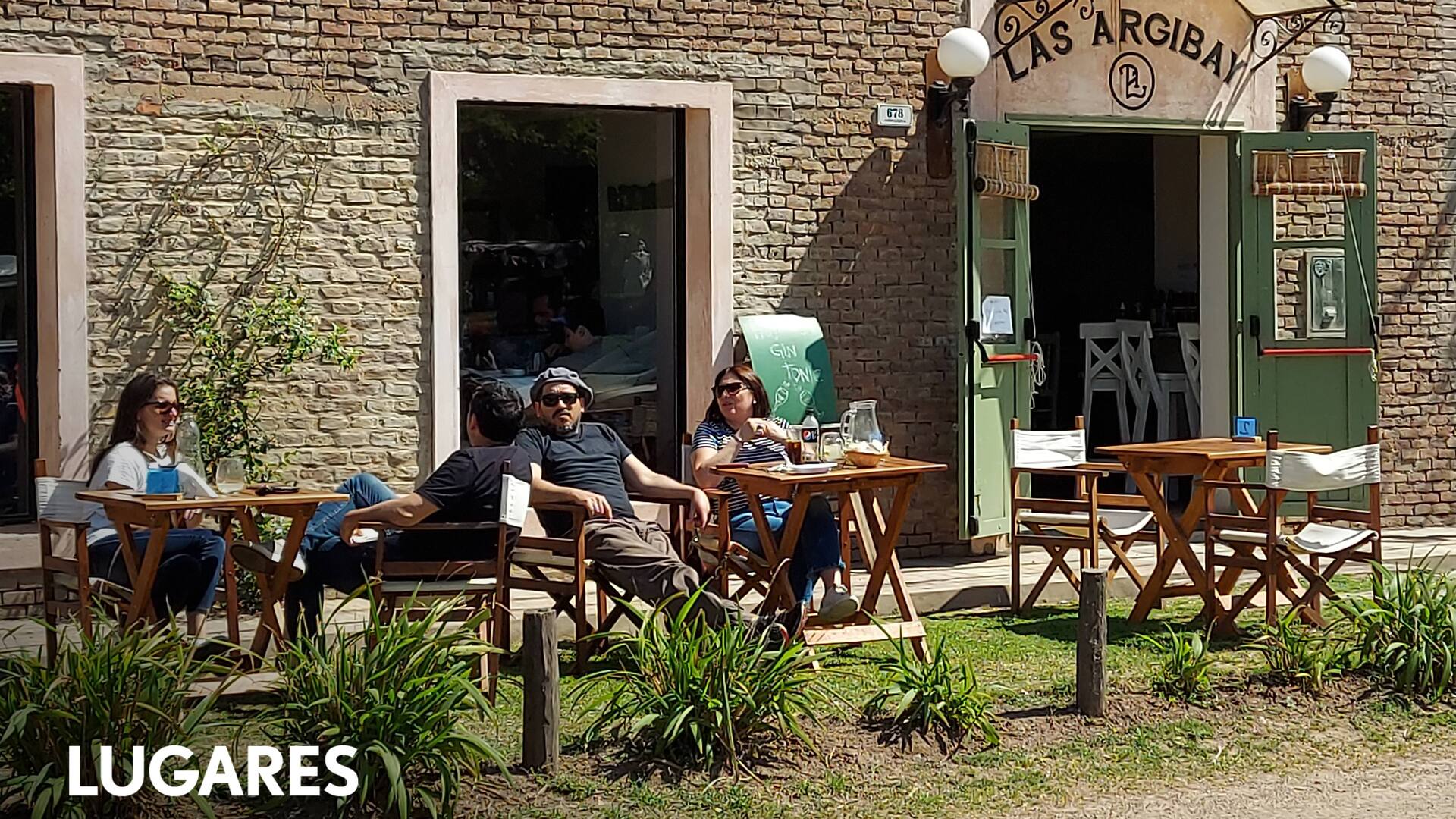 El Café Bar de los Angelitos está en el centro de Baradero.