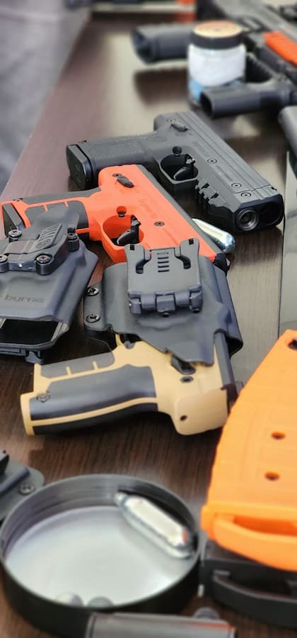 Las armas clase Byrna, fabricadas por Bersa