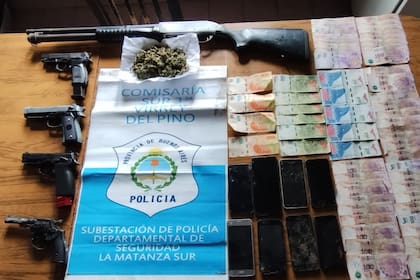 Las armas decomisadas a una banda narco que aterroriza a vecinos de Virrey del Pino