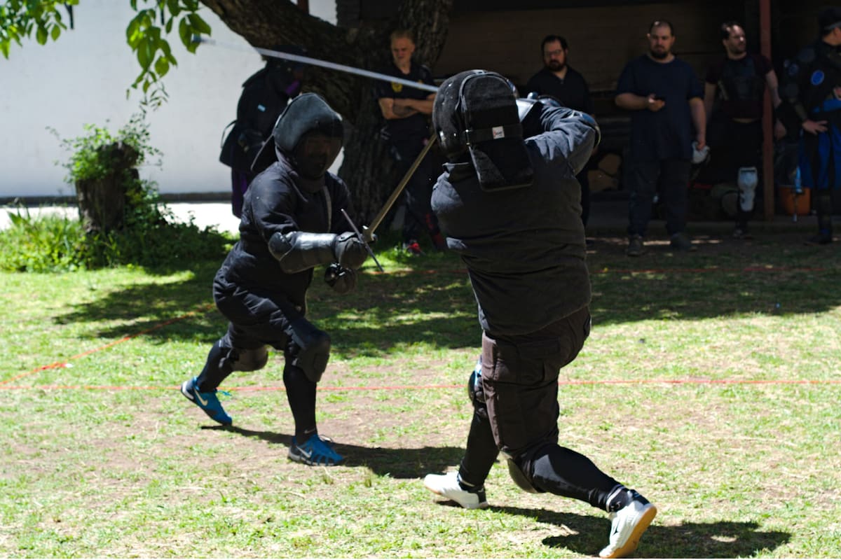 Las Artes Marciales Históricas Europeas ganan terreno en Argentina como una alternativa para quienes buscan indagar en los deportes no convencionales