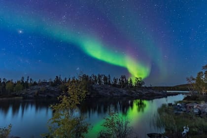 Las auroras boreales son uno de los fenómenos asociados a las tormentas solares.