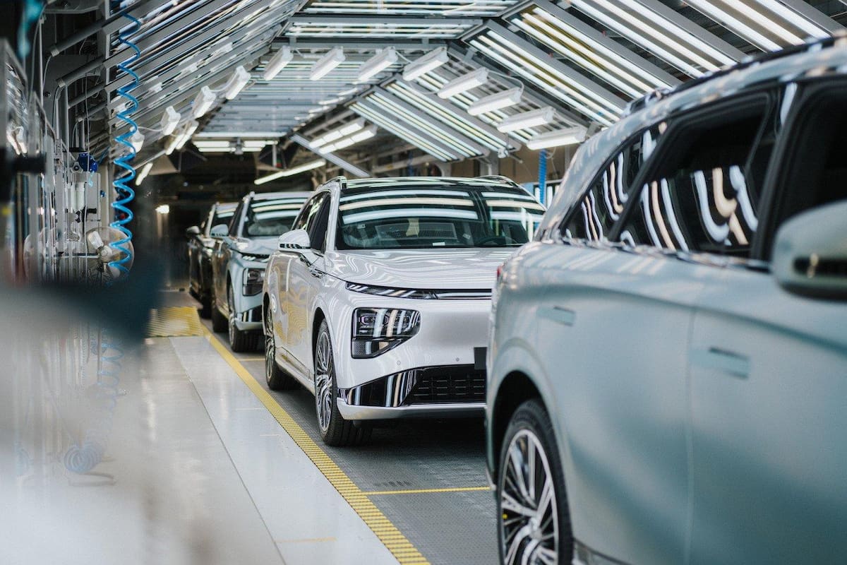 Las automotrices chinas impulsan la fabricación en Europa para sortear aranceles y disminuir sus tiempos de entrega