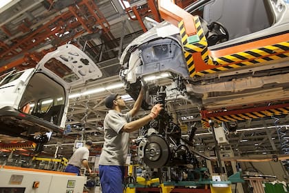 Las automotrices extreman las medidas para evitar el contagio entre los trabajadores