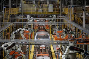 Las automotrices podrán pagar a sus proveedores de piezas recién dentro de 75 días