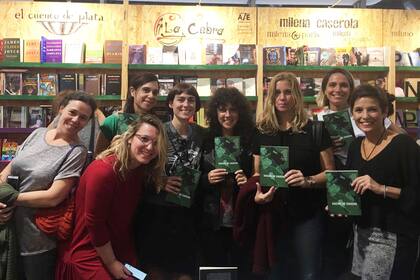 Las autoras de Sucias de caucho (Milena Caserola)