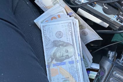 Las autoridades advirtieron que en Florida se encontró un acumulado de billetes falsos y la gente de inmediato reaccionó en redes