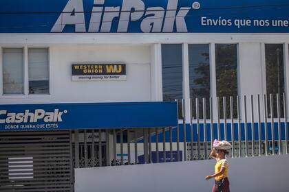 Las autoridades analizan nuevas tasas de cambio e incentivos para captar remesas del exterior de manera más eficiente