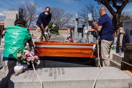 Las autoridades anunciaron que los enfermos son más de 85.000 personas; Madrid y Cataluña son las más golpeadas