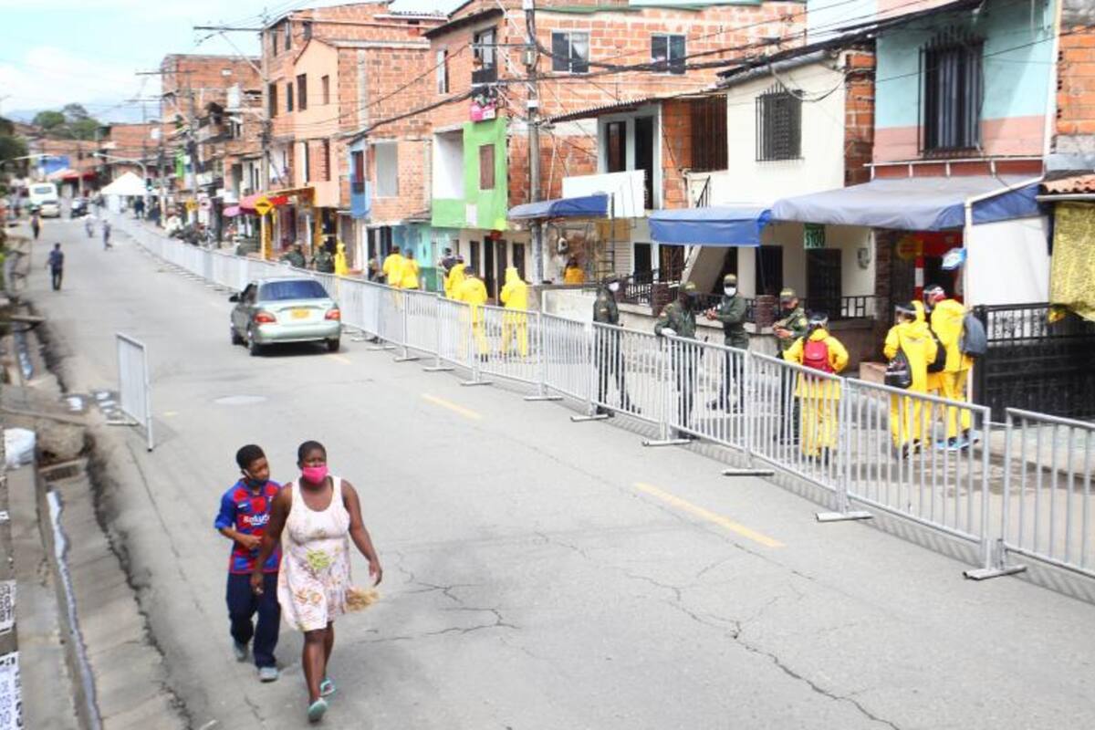 Las autoridades colombianas decidieron aislar barrios de Bogotá y Medellín