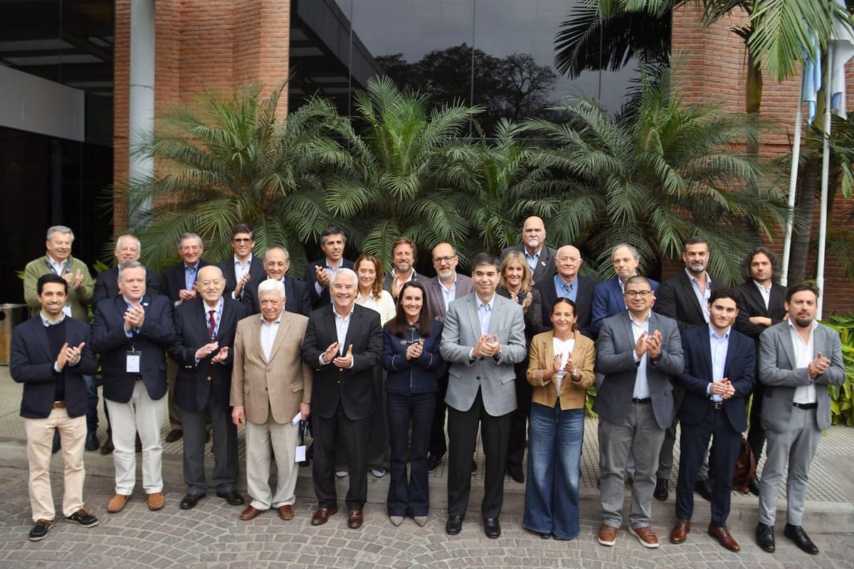 Las autoridades de ADEPA, entidad periodística que puso la lupa sobre un polémico artículo de la ley de defensa de Malvinas