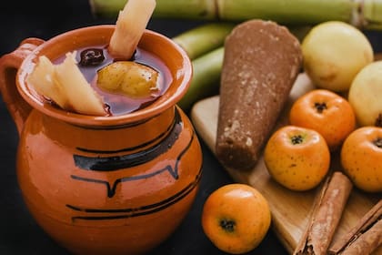 Las autoridades de aduanas y protección fronteriza de EE.UU. prohíben la entrada de algunos ingredientes que forman parte de la receta de ponche mexicano (Web/vidabonita.net)