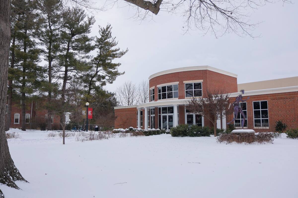 Las autoridades de Bridgewater College, en Virginia, Estados Unidos, dieron aviso de un tiroteo en sus instalaciones esta tarde (Fuente: Twitter @BridgewaterNews)