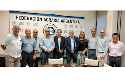 Las autoridades de Federación Agraria Argentina (FAA) con el equipo de la secretaría de Agricultura