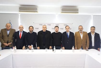 Las autoridades de Juntos por el Cambio se reunieron para oficializar la inscripción de la alianza