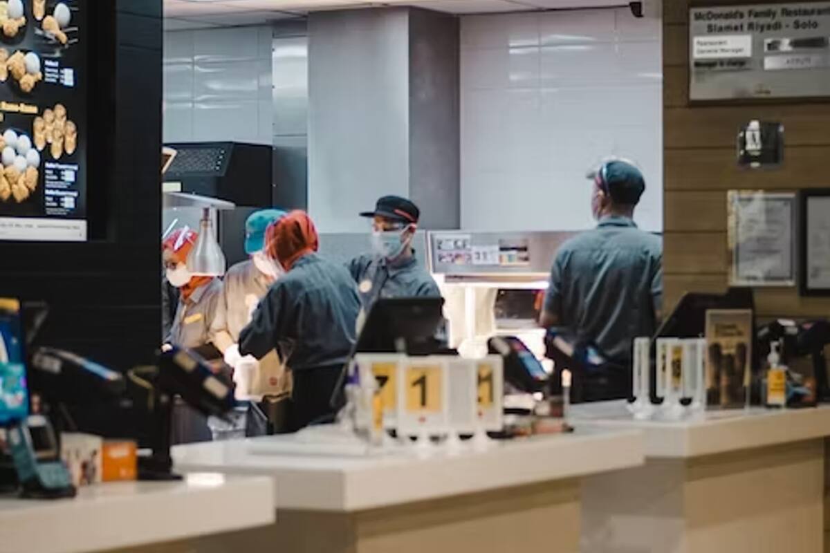 Las autoridades de Kentucky, en EE.UU., encontraron a dos niños menores de 10 años que trabajaban en un McDonald’s hasta altas horas de la madrugada