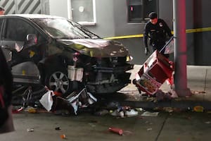 Las autoridades de Los Ángeles reportaron el caso de un atropello de 30 personas cerca de un club
