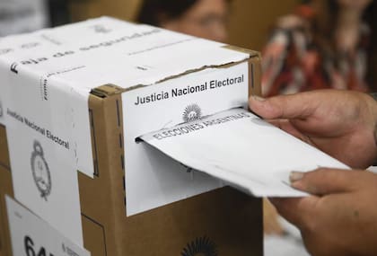 Las autoridades de mesa en las elecciones bonaerenses del 7 de septiembre podrán cobrar hasta $80.000 por jornada
