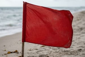Alerta en dos playas: piden no meterse al mar por la proliferación de bacterias peligrosas