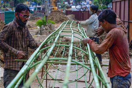 Las autoridades del estado de Maharashtra, cuya capital es Bombay, estiman que el 80% de los obreros de la construcción dejaron la capital financiera